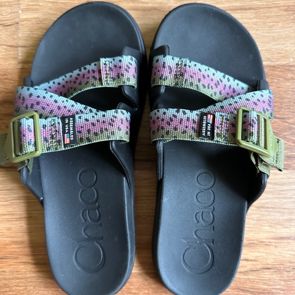 Thomas Rhett x Chacos Rainbow Trout Chillos Slide Sandals Women’s 8